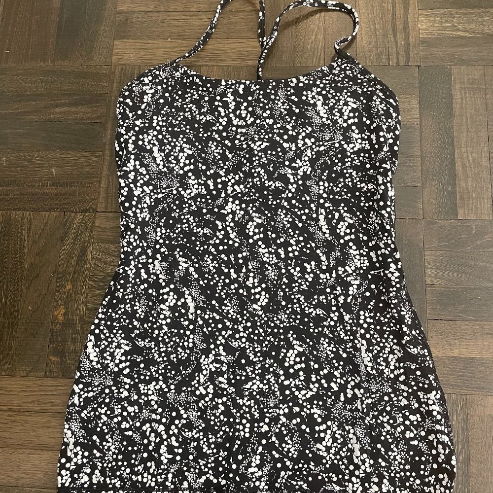 Lululemon Black and White Power Y Tank Size 6